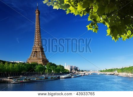Picture or Photo of Eiffel tower, Paris. France